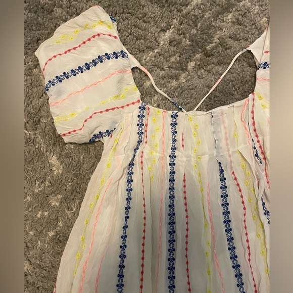 Sky to the Moon Boho Pink Stefania White Embroidered Puff Sleeve Dress - Picture 3 of 5